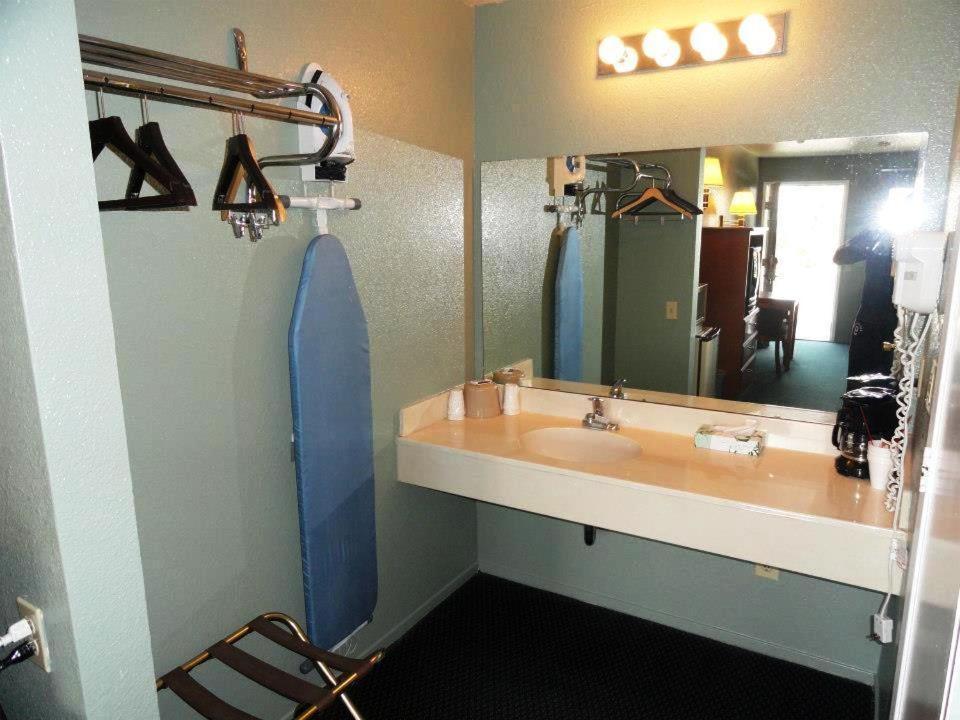 Applegate Inn Atwater 외부 사진