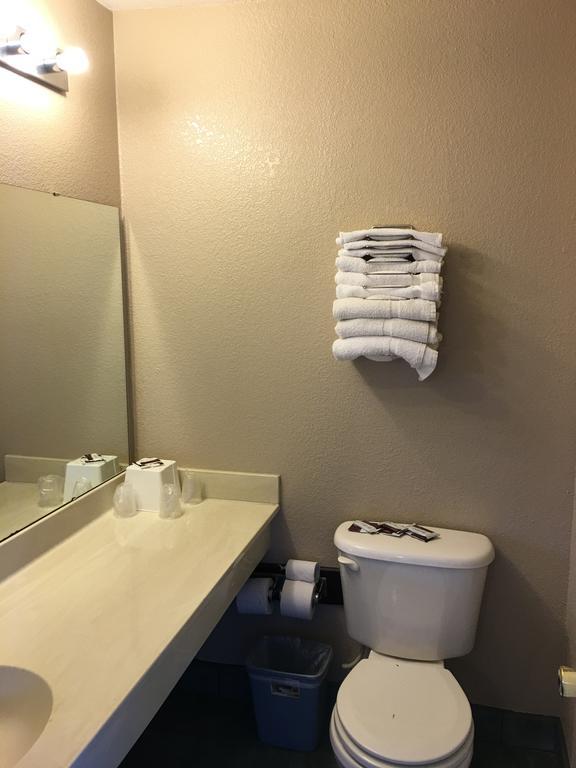 Applegate Inn Atwater 외부 사진